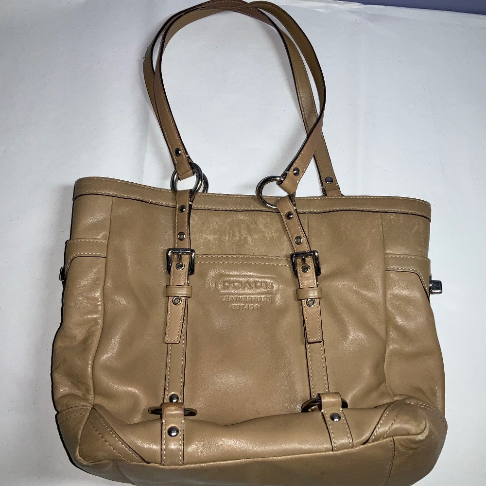 Coach Y2k Leather Lunch Box Style Tote Bag Model # K0… - Gem